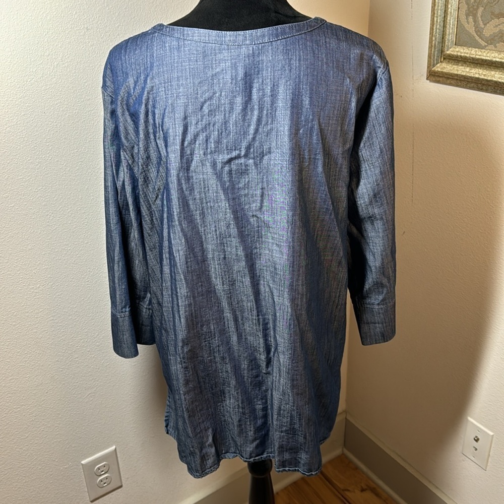 Chico’s chambray embroidered‎ beaded floral V neck 3/4 sleeves tunic blouse Sz L - Picture 4 of 6